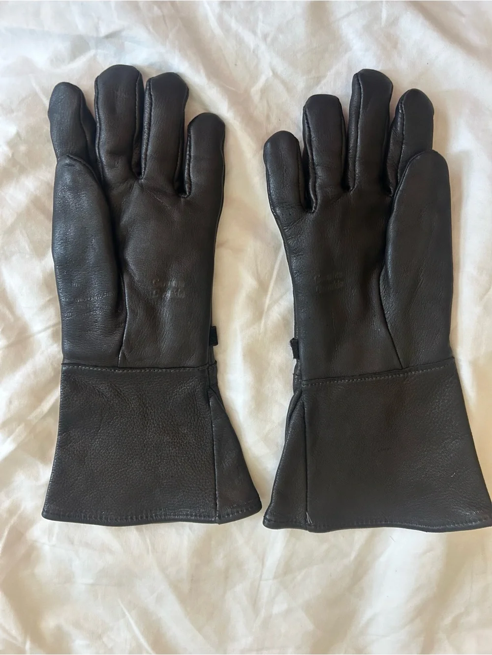 VINTAGE Black Leather Women’s Gloves with Buckle Accent